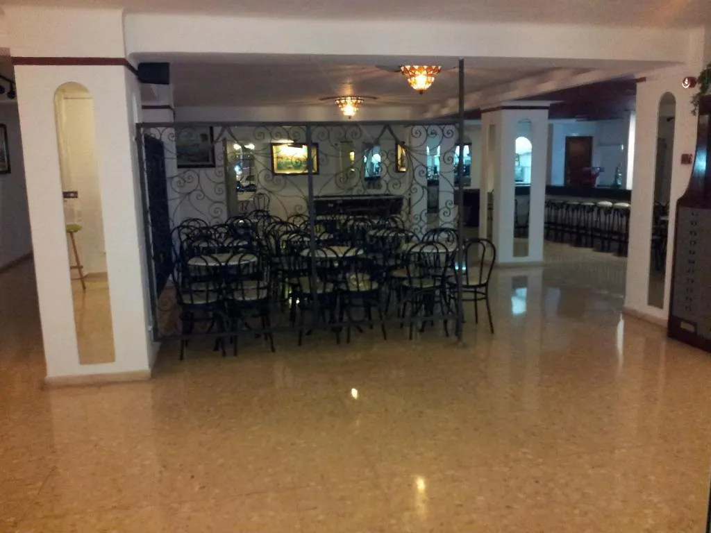 Aparthotel Hotel Castella Lloret de Mar Spagna